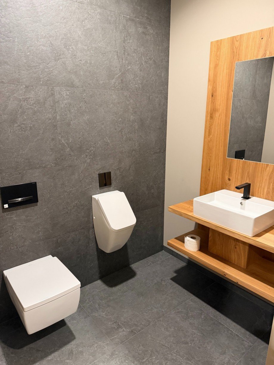 Toilettengestaltung modern B�rofl�che Marklkofen