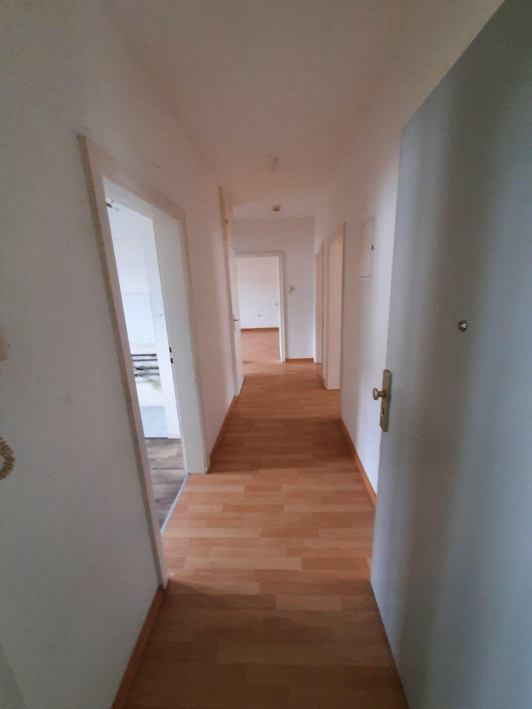 Flur Rosenheim Wohnung 03 Wredestra�e 07: 4 Zi-OG-Wohnung mit Balkon