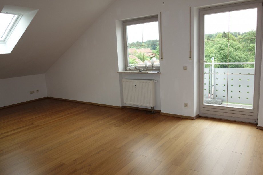 Wohnzimmer (2) Dachgeschosswohnung Tacherting