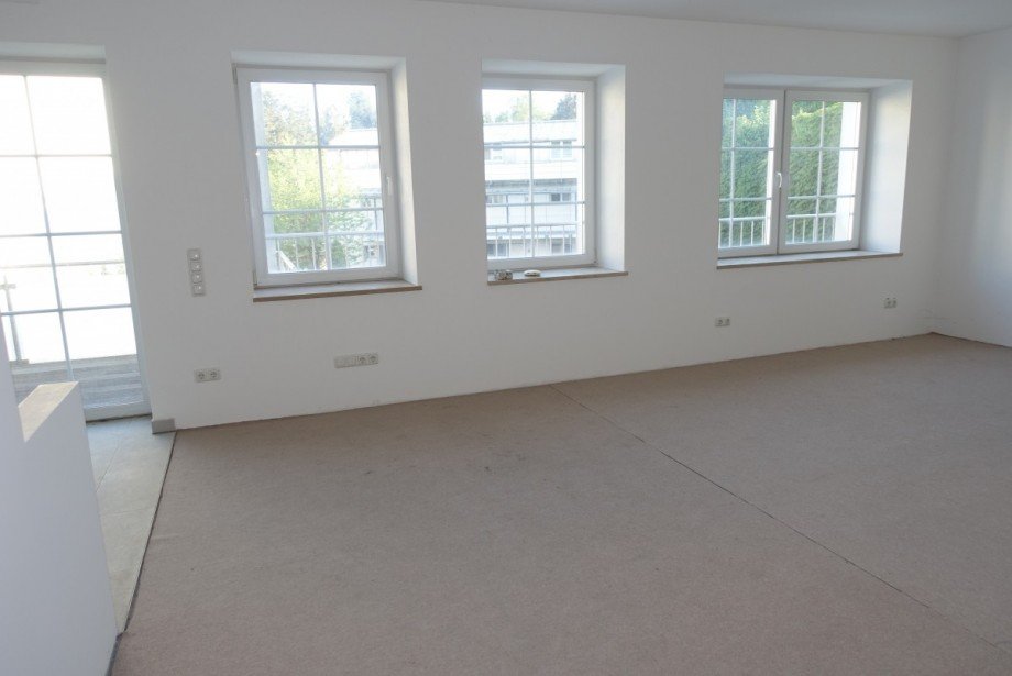 Wohnzimmer, Durchgang z. Terrasse Wohnung Wasserburg am Inn