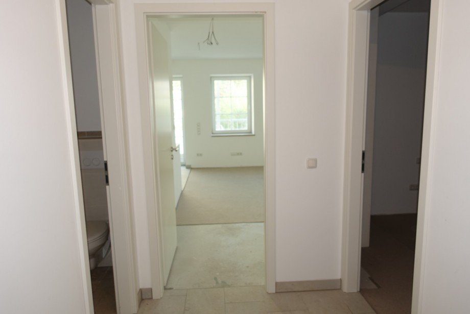 Flur mit Blick in das Wohnzimmer Wohnung Wasserburg am Inn